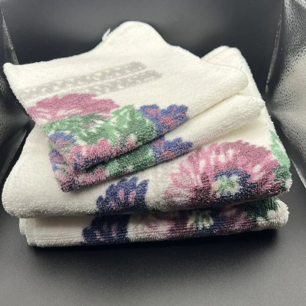 Bill Blass Springmaid Purple White Green Floral Towel 2 Hand Towels 2 Wash Cloth